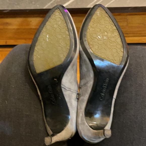 Calvin Klein grey suede & black elastic heel boot - Picture 2 of 5